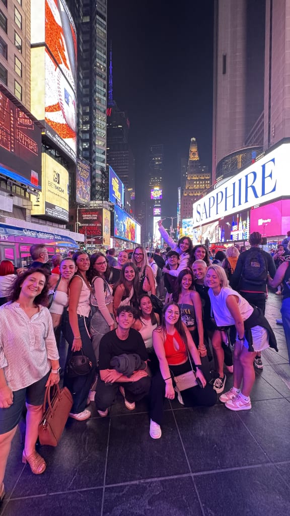 Gruppo danza serata a New York 2025